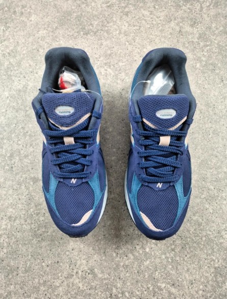 New Balance 2002r Night Tide taille 42