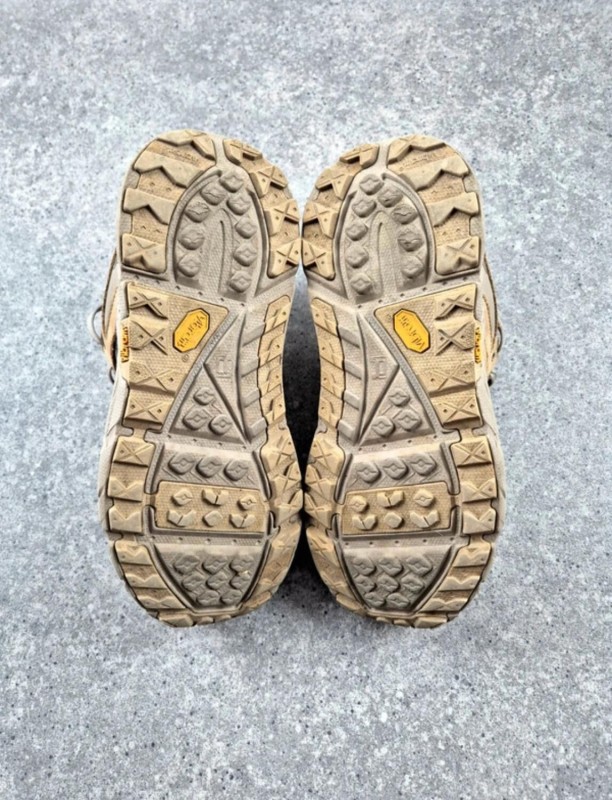 Hoka One One Tor Ultra Low Engineered Garments taille 40 2/3 2