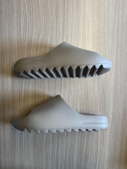 Adidas Yeezy Slide Pure