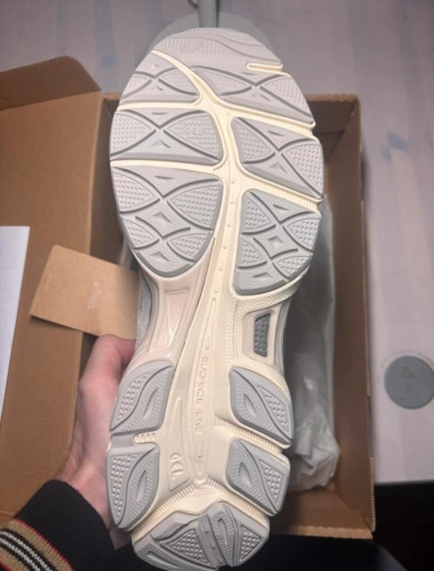 Asics gel nyc cream oyster grey taille 44,5 2