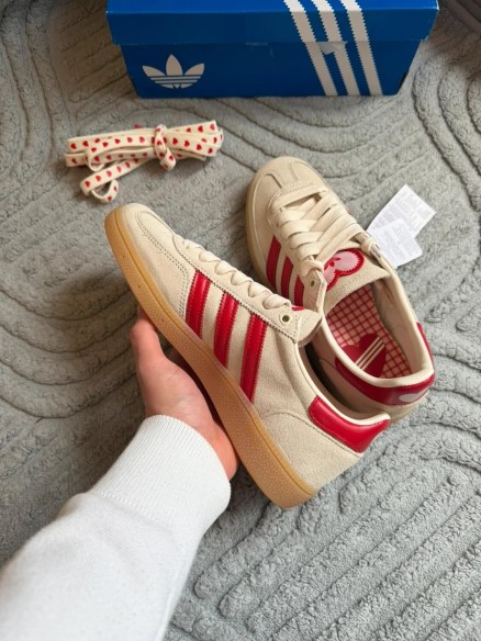 adidas handball spezial red cream " saint valentin " taille 37