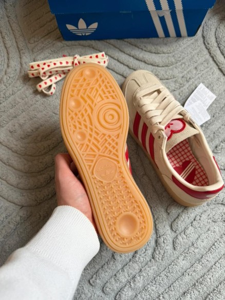 adidas handball spezial red cream " saint valentin " taille 37