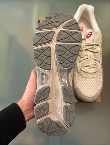 Asics gel nyc cream moonrock taille 44,5