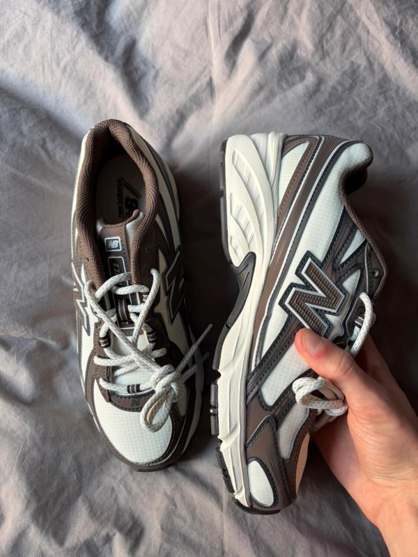 New Balance 740 Brown and Cream 2
