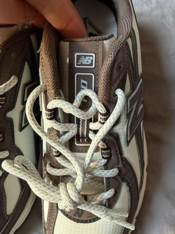 New Balance 740 Brown and Cream 2