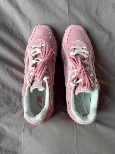 New Balance 204L Pale Pink