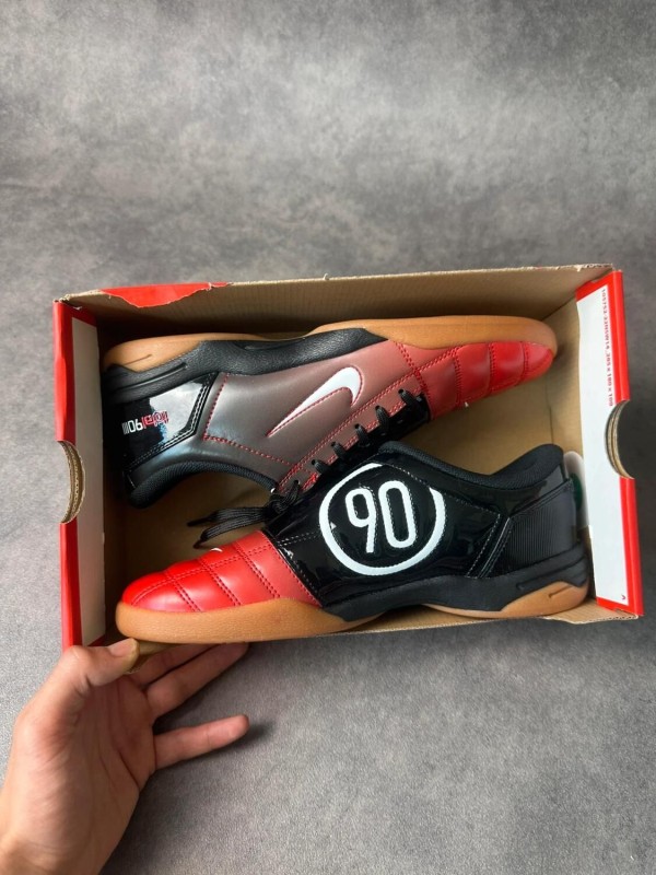 Chaussures de football nike total 90 vintage taille 42