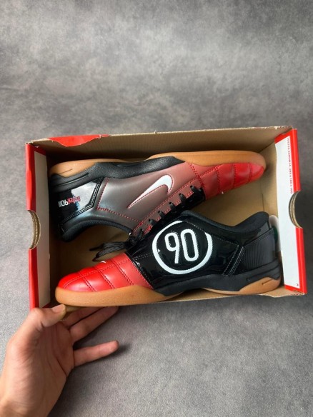 Chaussures de football nike total 90 vintage taille 42