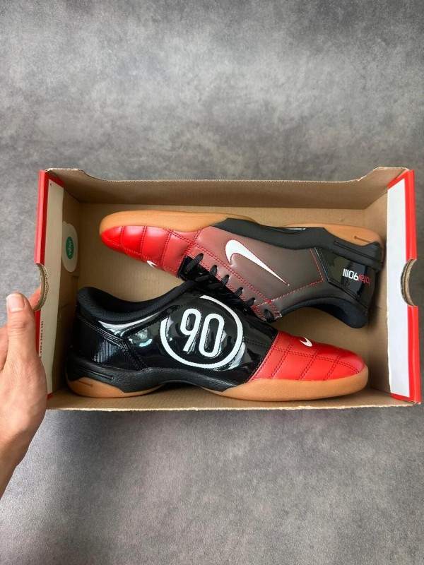 Chaussures de football nike total 90 vintage taille 40