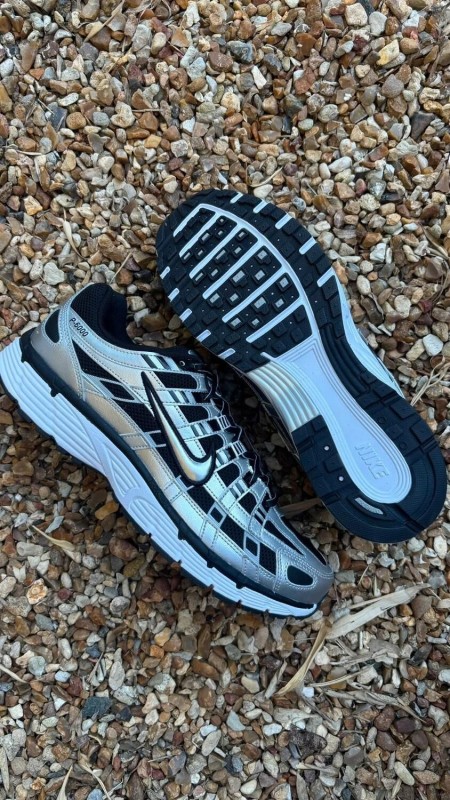 Nike p6000 metallic silver / gris argenté / noir / gris et noir taille 45,5 2