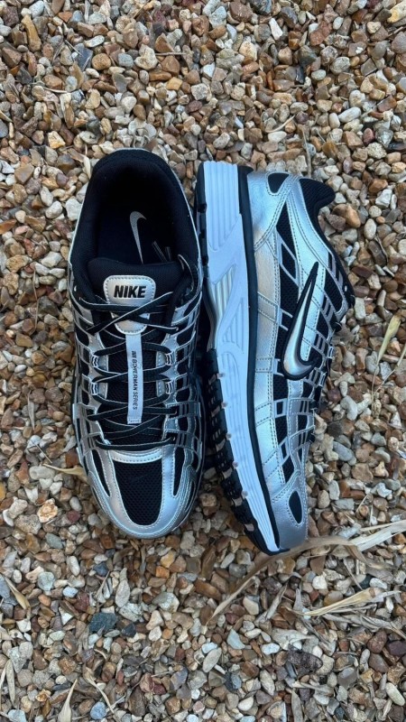 Nike p6000 metallic silver / gris argenté / noir / gris et noir taille 45,5 2