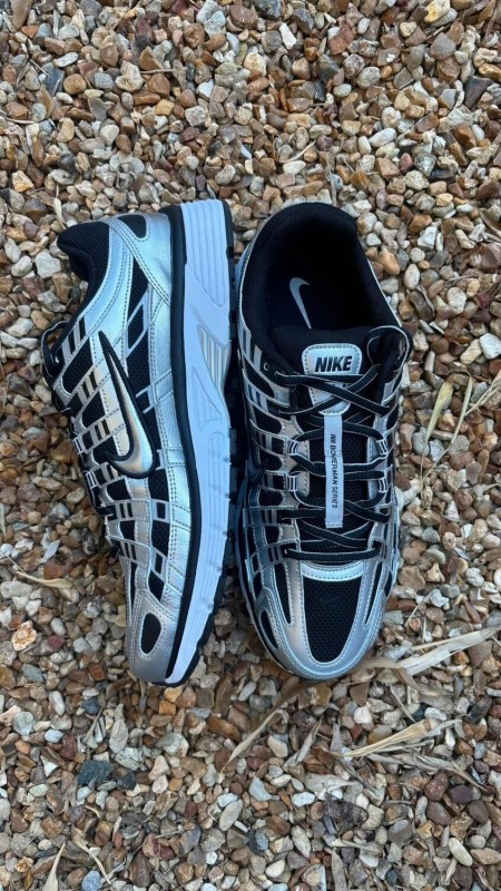 Nike p6000 metallic silver / gris argenté / noir / gris et noir taille 45,5 2