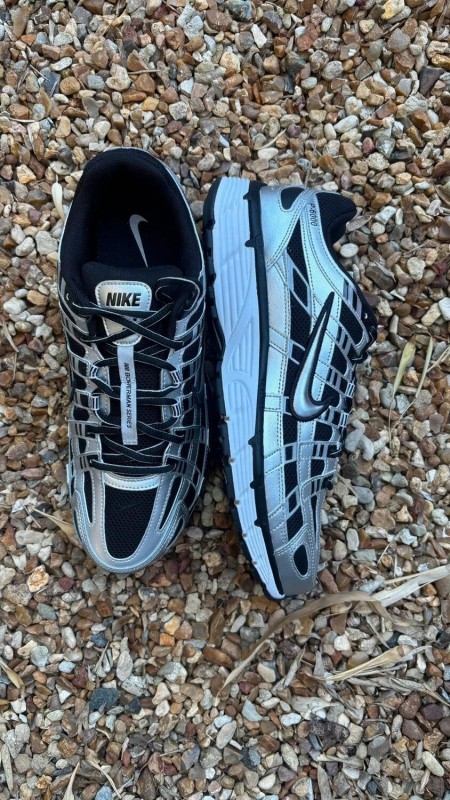 Nike p6000 metallic silver / gris argenté / noir / gris et noir taille 45,5 2