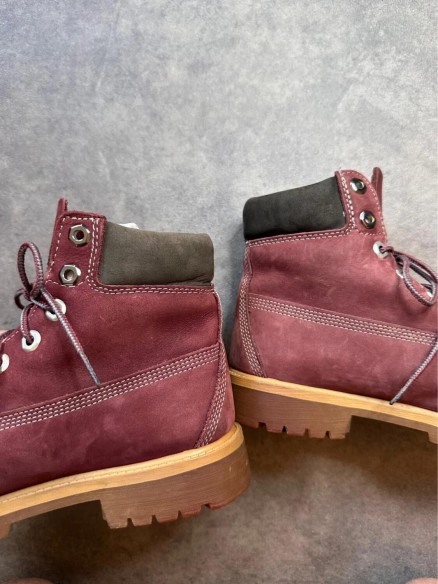 Chaussure Timberland en cuir vintage couleur bordeaux taille 38