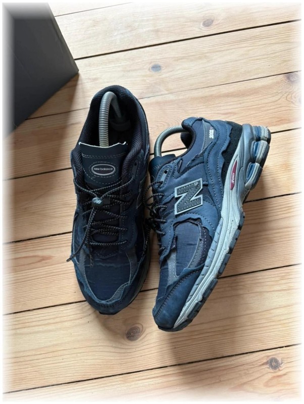 New balance 2002r protection pack navy - taille 39,5 2