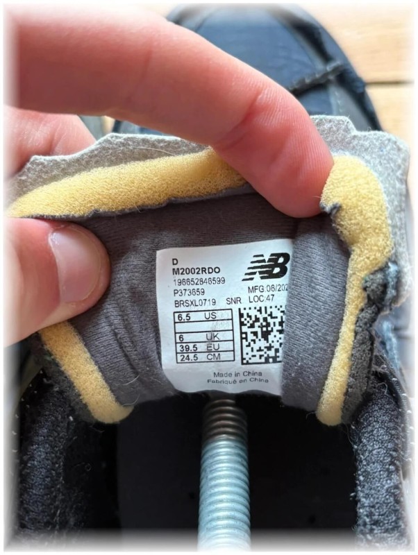 New balance 2002r protection pack navy - taille 39,5 2