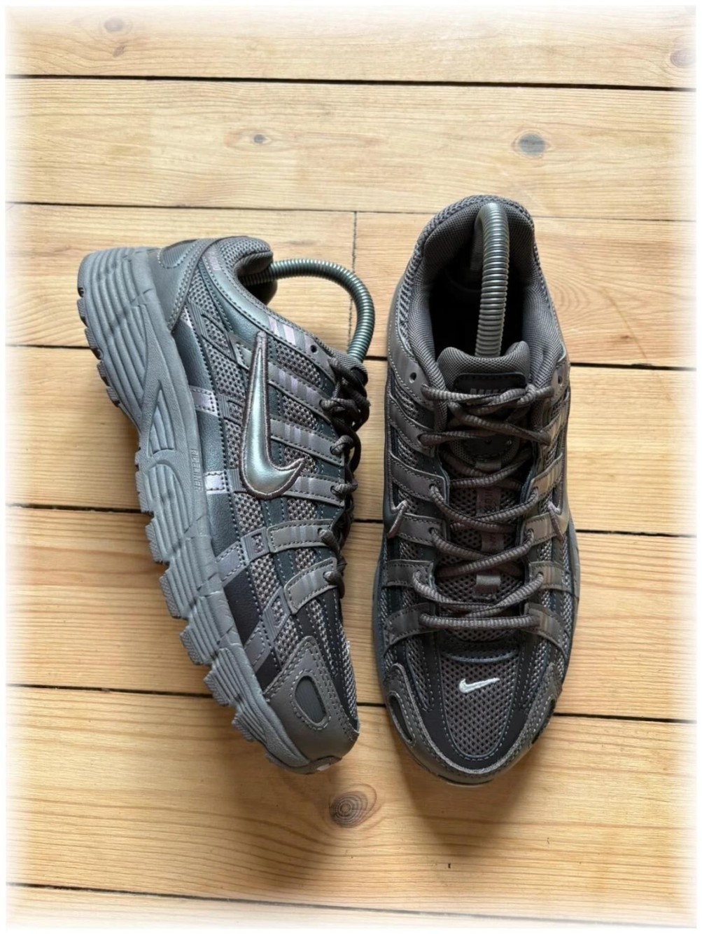 Nike P-6000 Cave stone medium ash flat peter metallic argenté - taille 39