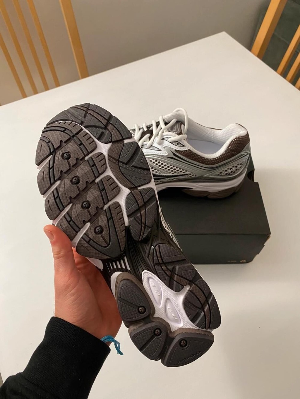 Saucony Progrid Omni 9 Blanc/Brun