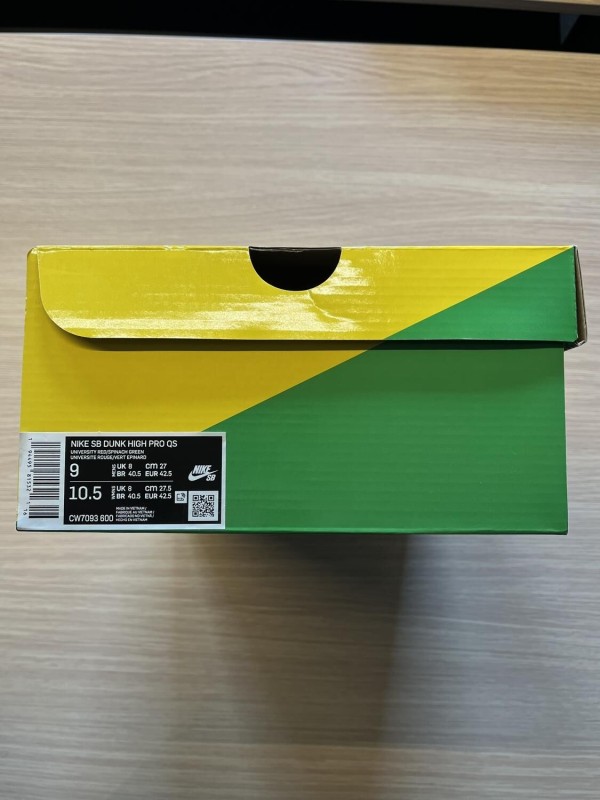 Nike SB Dunk High Strawberry Cough 2