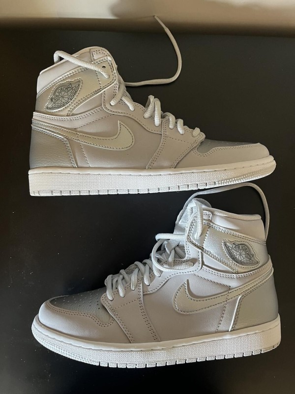 Air Jordan 1 Retro High CO Japan Neutral Grey (2020)