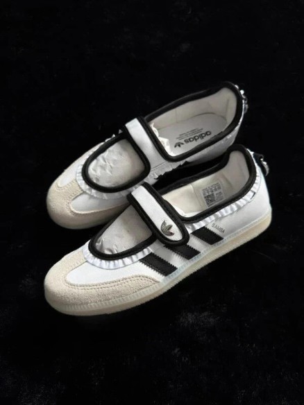 Adidas Samba Jane Blanc Noir - Taille EU 38,5