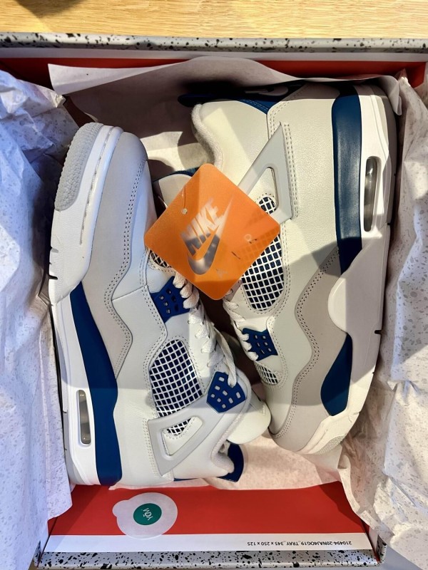 Air Jordan 4 Retro Military Blue (2024)
