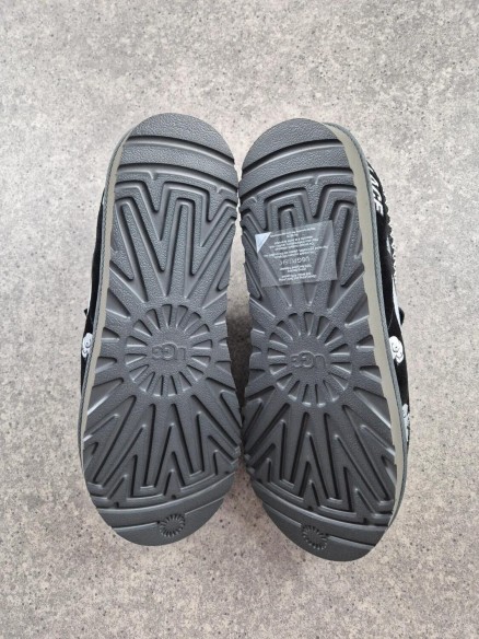 UGG Tasman Palace Skateboards Looney Tunes Black - EU 42