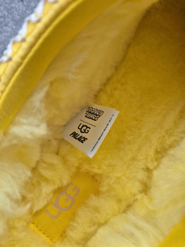 Ugg Tasman Palace Skateboards Looney Tunes Yellow - EU 42 2