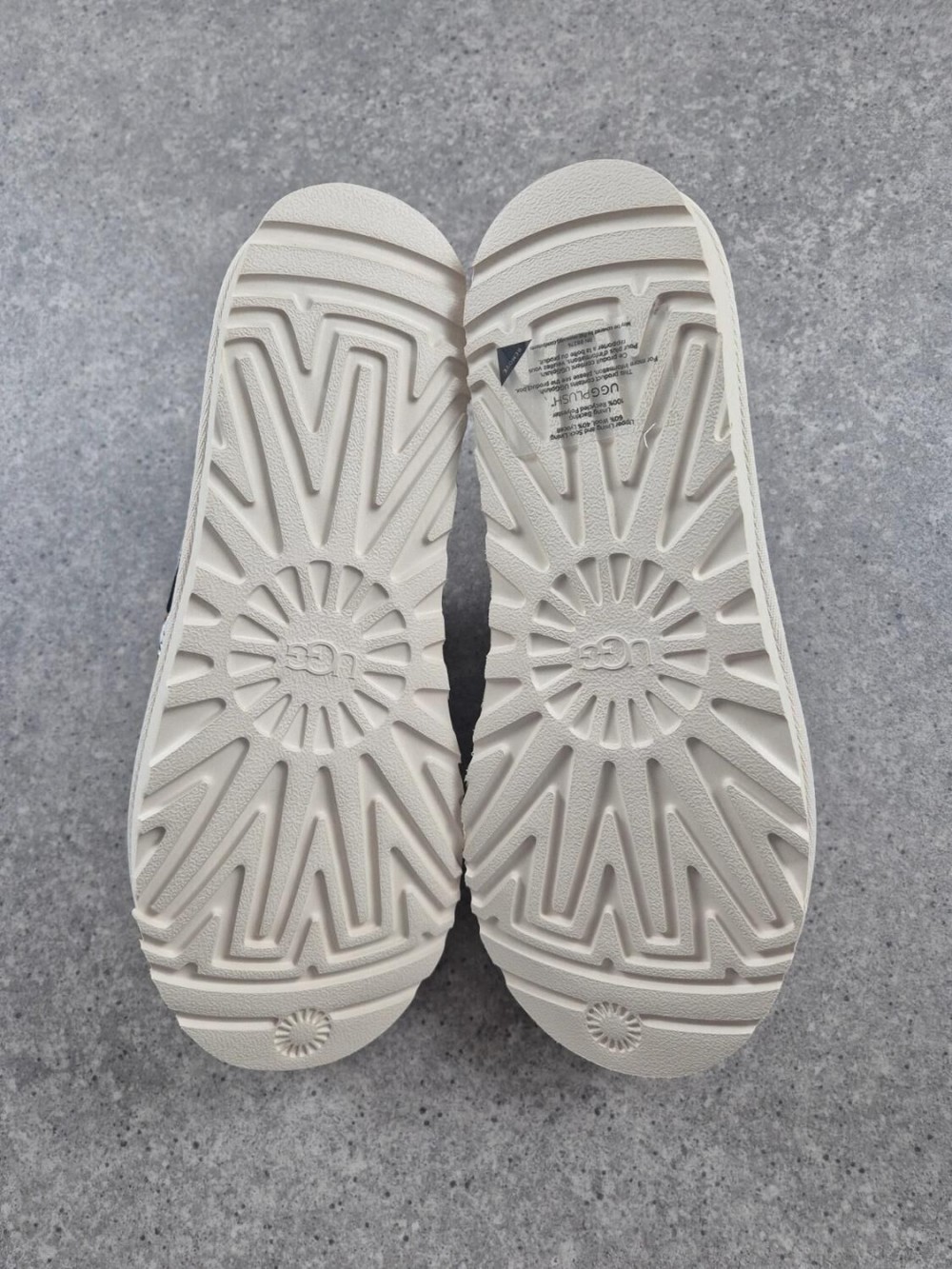 UGG Tasman Palace Skateboards Looney Tunes - EU 42