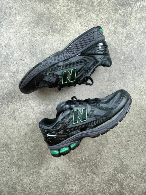 New Balance 1906U Black - EU 42