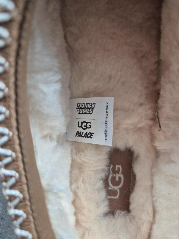 UGG Tasman Palace Skateboards Looney Tunes - EU 42 2
