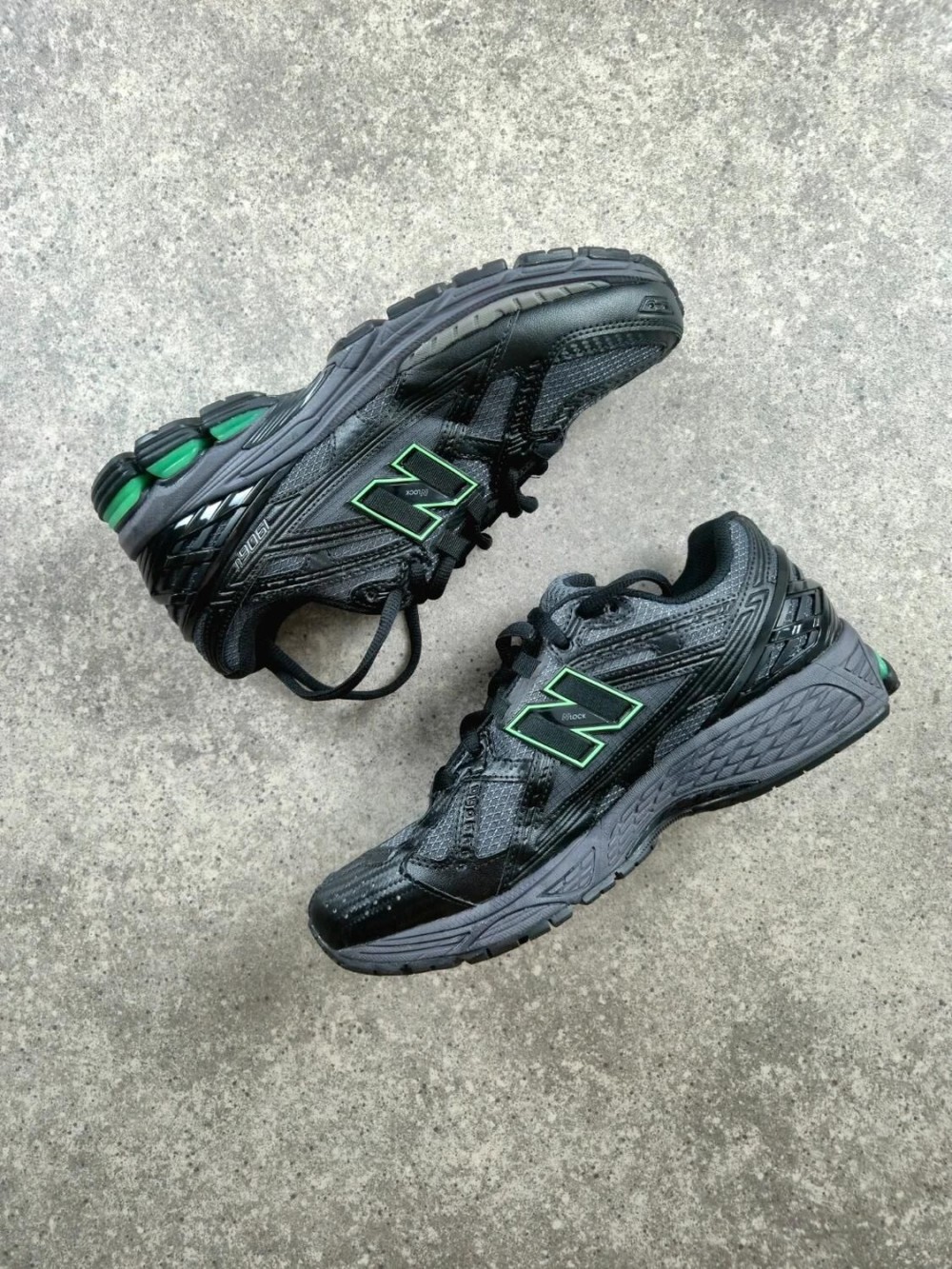 New Balance 1906U Black - EU 42