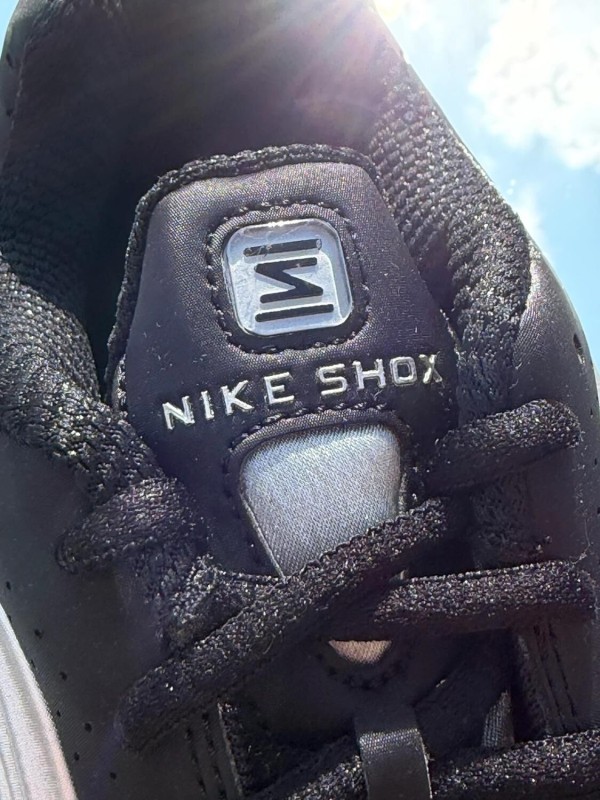 Nike Shox R4 Black Metallic Silver - EU 40 2