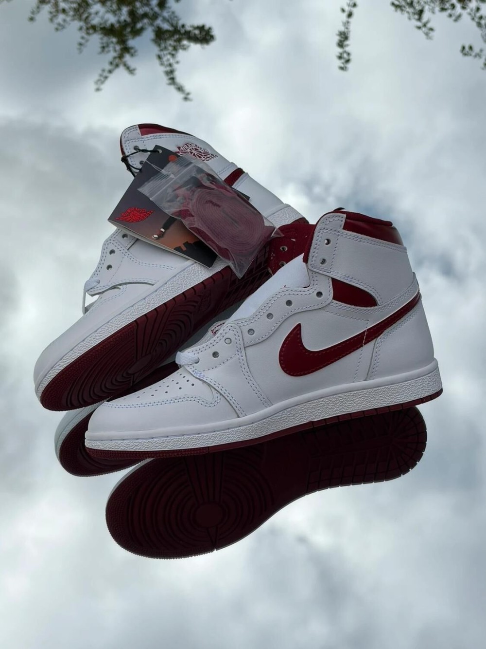 Air Jordan 1 High Retro OG ‘85 Metallic Burgundy White Team Red - EU 40