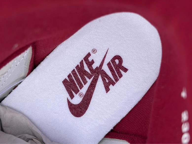 Air Jordan 1 High Retro OG ‘85 Metallic Burgundy White Team Red - EU 40