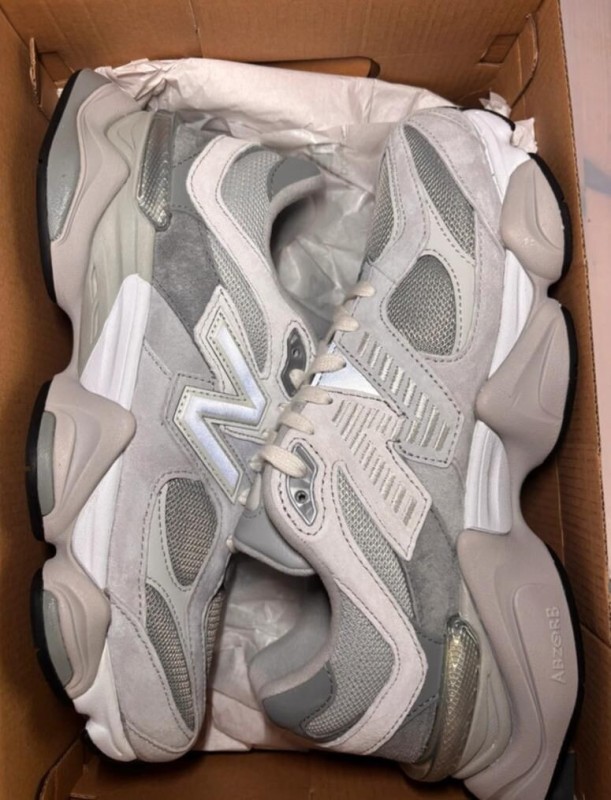 New Balance 9060 concrete grey taille 42,5 2