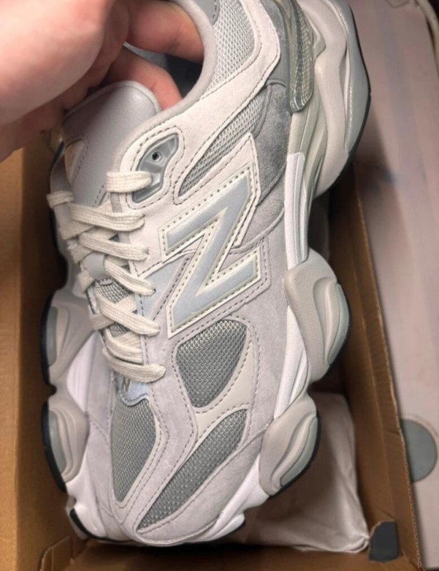 New Balance 9060 concrete grey taille 42,5 2