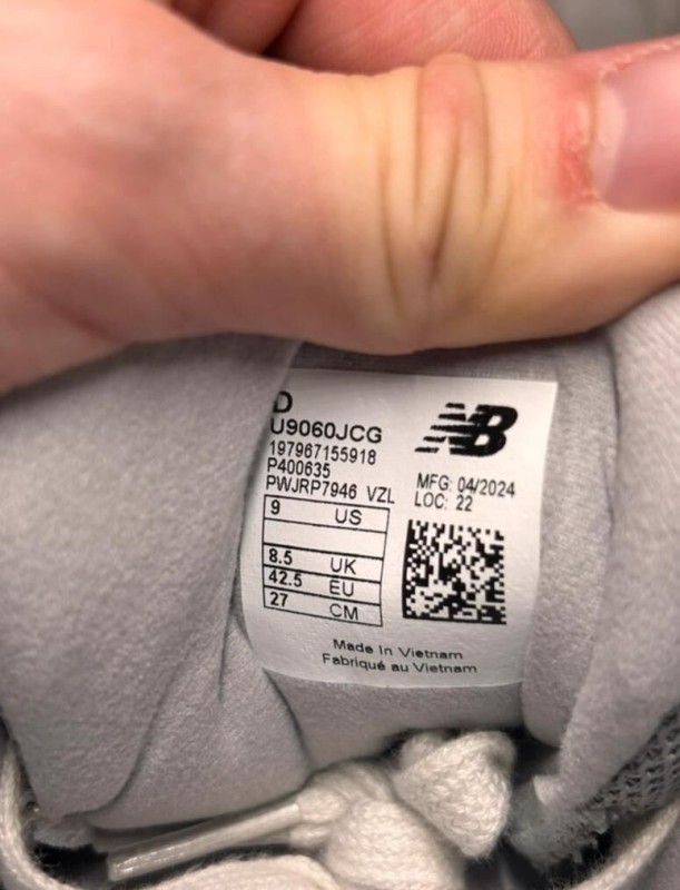 New Balance 9060 concrete grey taille 42,5 2