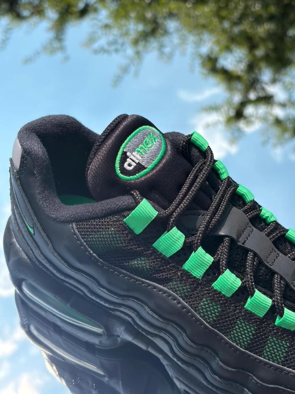 Nike Air Max 95 Black Green Shock - EU 38,5 2