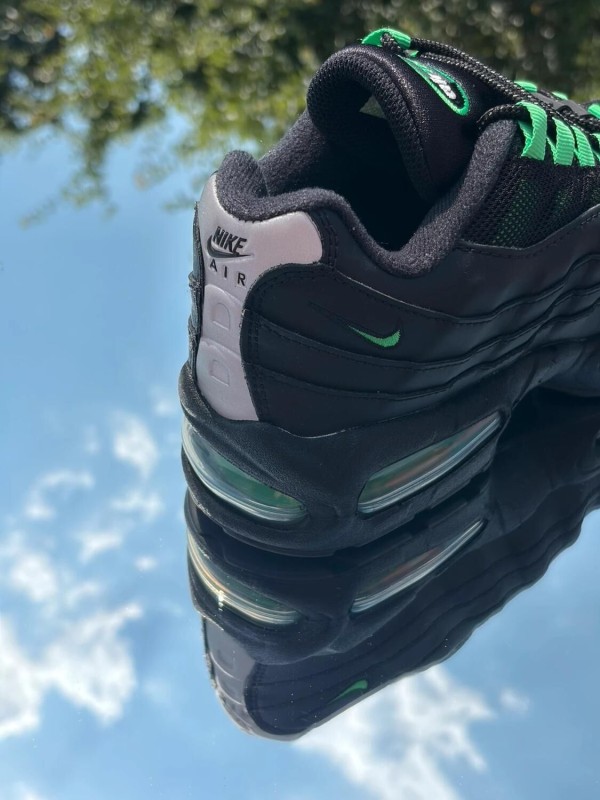 Nike Air Max 95 Black Green Shock - EU 38,5 2