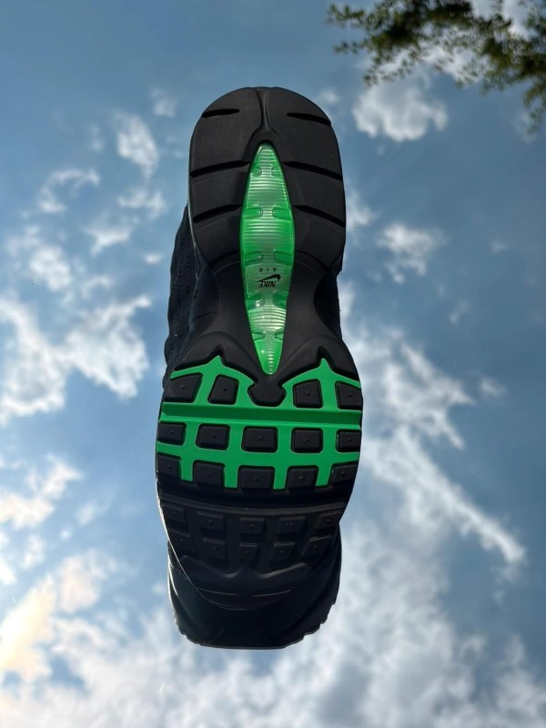 Nike Air Max 95 Black Green Shock - EU 38,5 2