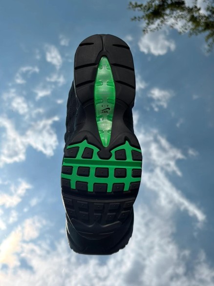 Nike Air Max 95 Black Green Shock - EU 38,5