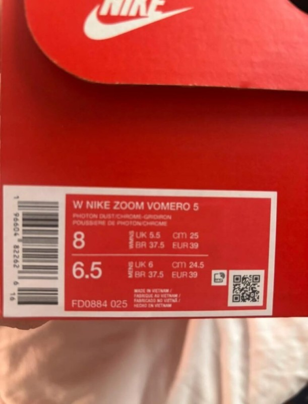 Nike Vomero 5 photon dust metallic taille 39 2