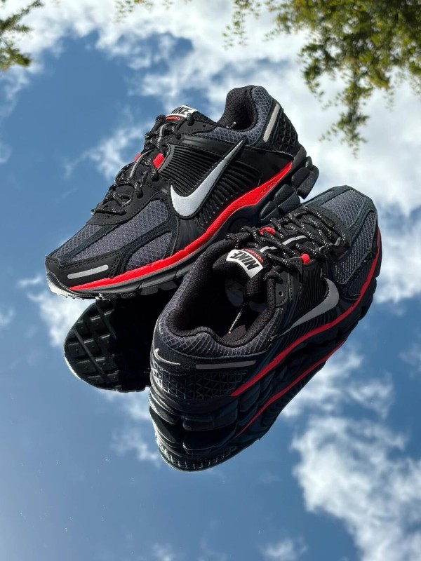 Nike Zoom Vomero 5 Black Metallic Silver - EU 38,5