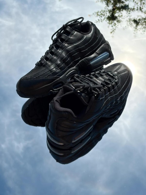 Nike Air Max 95 Black Leather - EU 38,5
