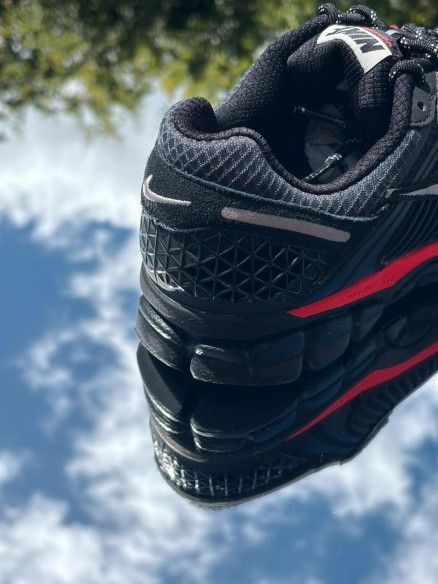 Nike Zoom Vomero 5 Black Metallic Silver - EU 38,5