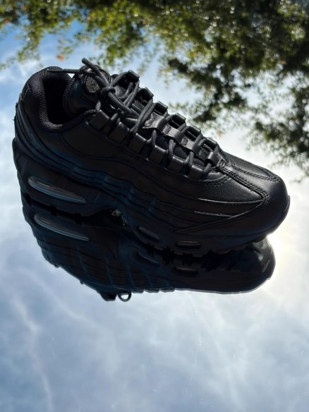 Nike Air Max 95 Black Leather - EU 38,5