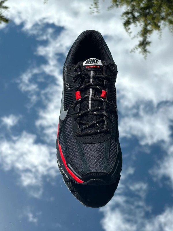Nike Zoom Vomero 5 Black Metallic Silver - EU 38,5 2