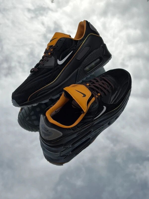Nike Air Max 90 SE Black White Gold Leaf Pear - EU 39