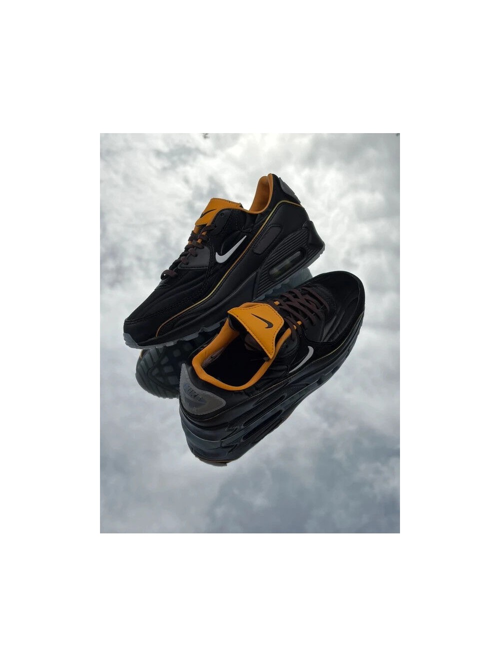 Nike Air Max 90 SE Black White Gold Leaf Pear - EU 39